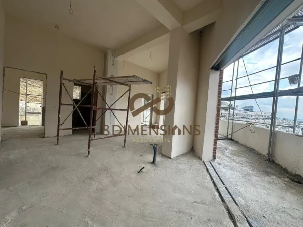 Tirane, shitet apartament+verande | Penthouse 2+1+Ballkon Kati 1, 125 m² 199.000 € (kodra e diellit)