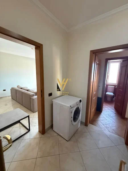 Tirane, jepet me qera apartament 2+1+Ballkon Kati 9, 100 m² 820 € (BLLOK)