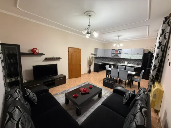 Tirane, jepet me qera apartament 2+1 Kati 1, 