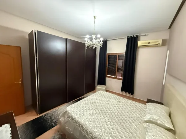 Tirane, jepet me qera apartament 2+1 Kati 1, 