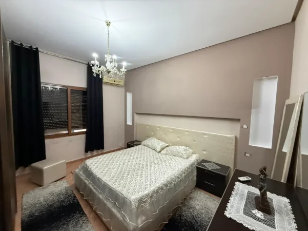 Tirane, jepet me qera apartament 2+1 Kati 1, 