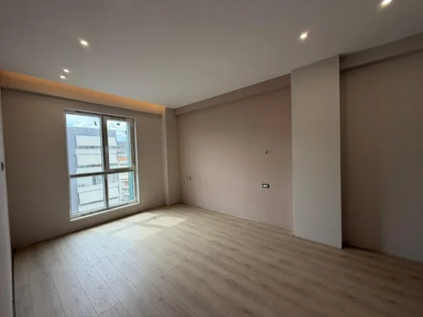 Tirane, jepet me qera apartament 2+1 Kati 7, 86 m² 800 € (Komuna e Parisit)