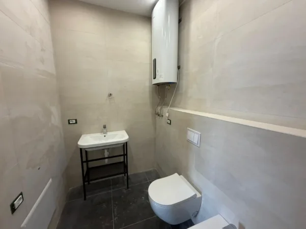 Tirane, jepet me qera apartament 2+1 Kati 7, 86 m² 800 € (Komuna e Parisit)