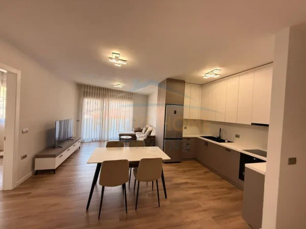 Tirane, jepet me qera apartament 2+1 Kati 2, 89 m² 950 € (RRUGA E ELBASANIT)