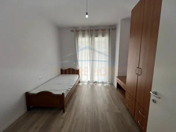 Tirane, jap me qera apartament 2+1+Ballkon Kati 7, 94 m² 470 € (Kompleksi Univers City)