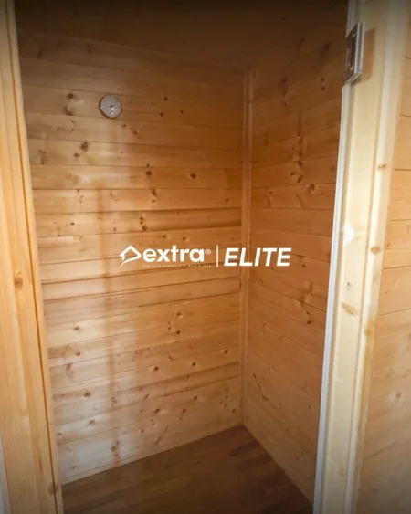 Tirane, jepet me qera ambjent biznesi Kati 1, 108 m² 1.300 € (Rruga Ferit Xhajko)