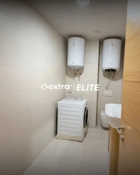 Tirane, jepet me qera ambjent biznesi Kati 1, 108 m² 1.300 € (Rruga Ferit Xhajko)