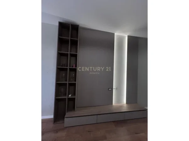 Durres, jepet me qera apartament 1+1 Kati 8, 80 m² 750 € 