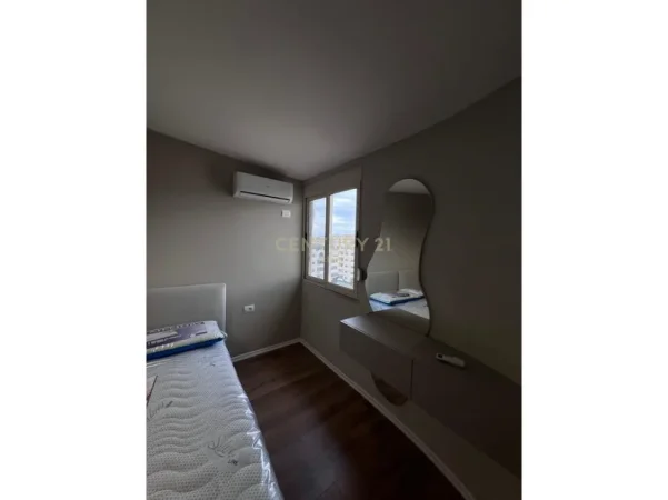 Durres, jepet me qera apartament 1+1 Kati 8, 80 m² 750 € 