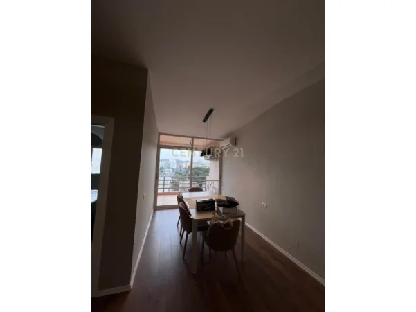 Durres, jepet me qera apartament 1+1 Kati 8, 80 m² 750 € 