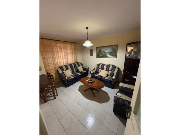 Tirane, shitet apartament 1+1 Kati 5, 100.000 € (Prane Shkolles 1 Maji)