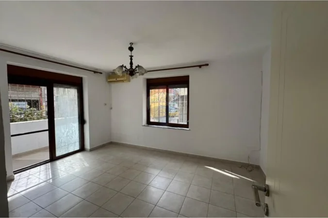 Tirane, jepet me qera zyre Kati 0, 68 m² 850 € (Muhamet Gjollesha)