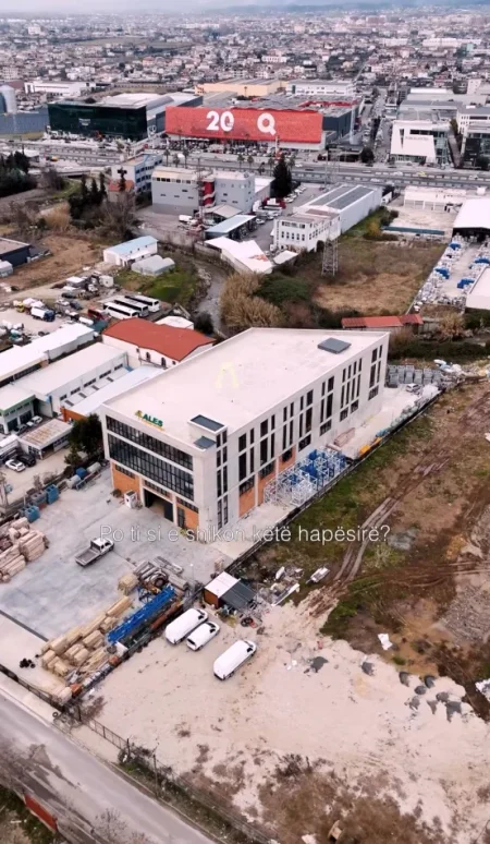 Tirane, jepet me qera magazine , 4.611 m² 20.000 € (top channel rruga 7 nentori)