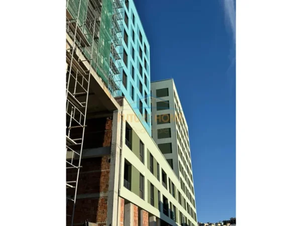 Tirane, shitet apartament 1+1 , 81 m² 133.000 € (Porcelan, prane TV Klan)