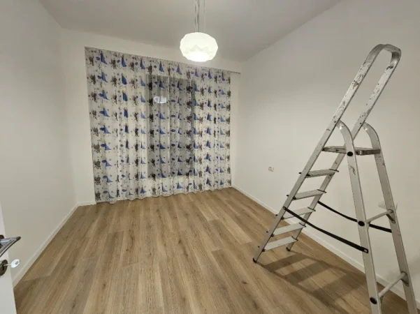Tirane, jepet me qera apartament 2+1 , 110 m² 600 € (Porcelan, Kompleksi Erli, perballe UET)