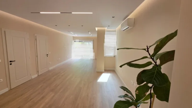 Tirane, jepet me qera zyre Kati 2, 131 m² 2.500 € (Coin / RTSH)