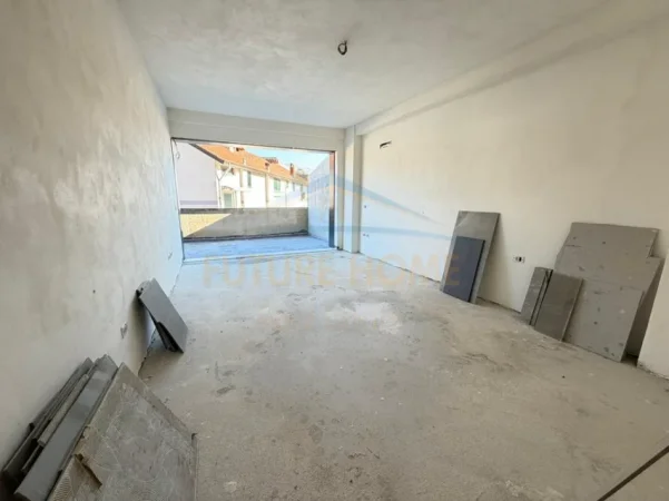 Tirane, shes apartament 1+1 Kati 2, 42 m² 86.400 € (Kompleksi Grand)
