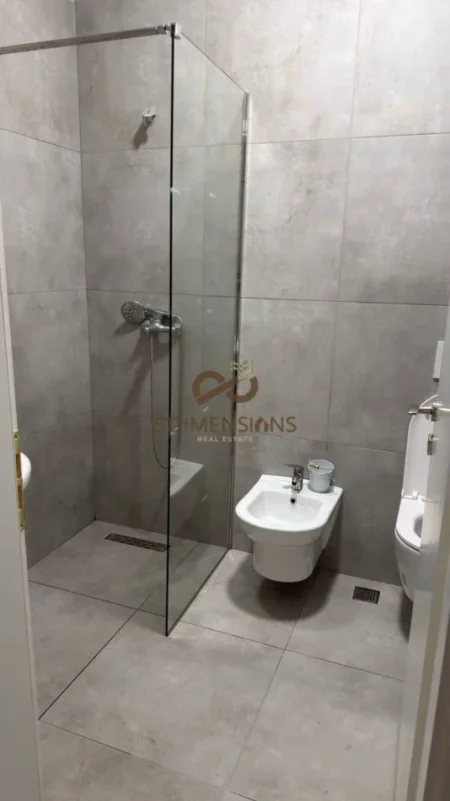 Tirane, jepet me qera apartament 2+1 Kati 3, 78 m² 670 € (5 maji)