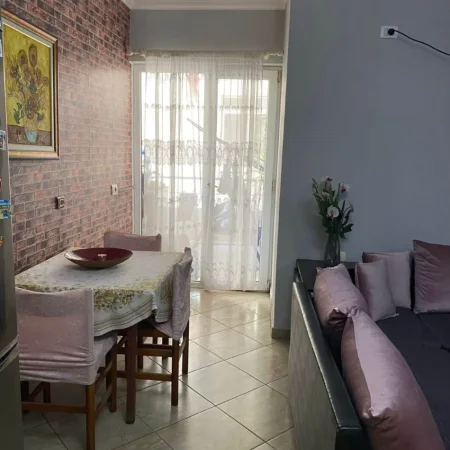 Tirane, shitet apartament 2+1+Ballkon , 101 m² 163.770 € (Fresku)