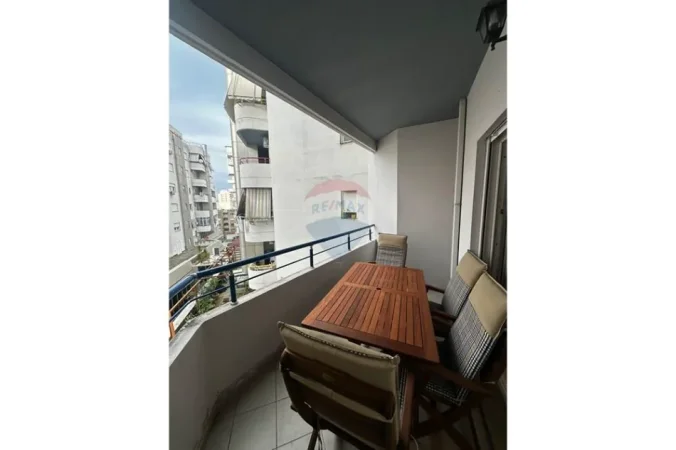 Vlore, jepet me qera apartament 2+1 Kati 8, 125 m² 350 € (Blv. Ismail Qemali,Conad, Vlore)
