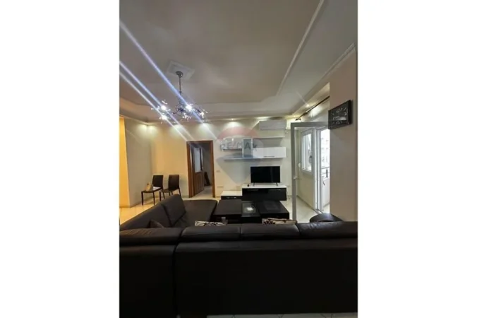 Vlore, jepet me qera apartament 2+1 Kati 8, 125 m² 350 € (Blv. Ismail Qemali,Conad, Vlore)