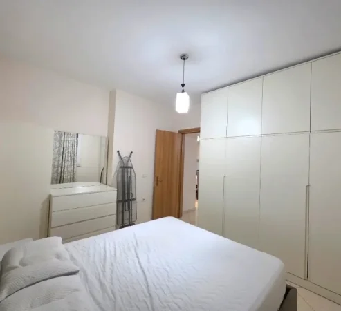 Tirane, jepet me qera apartament 1+1 Kati 7, 62 m² 400 € (Astir)