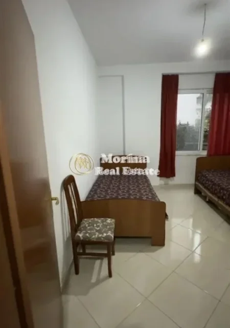 Tirane, jepet me qera shtepi 1+1 Kati 2, 67 m² 300 € (Qytet Studenti)