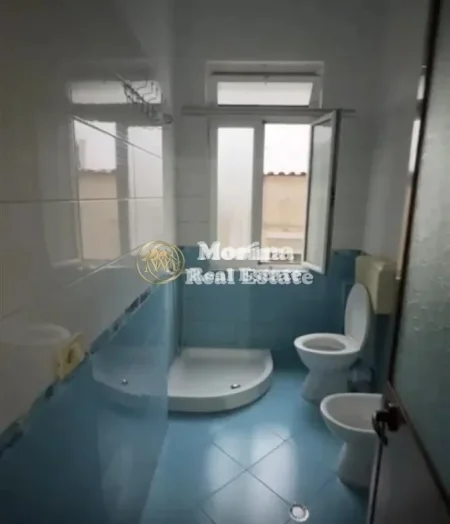 Tirane, jepet me qera shtepi 1+1 Kati 2, 67 m² 300 € (Qytet Studenti)