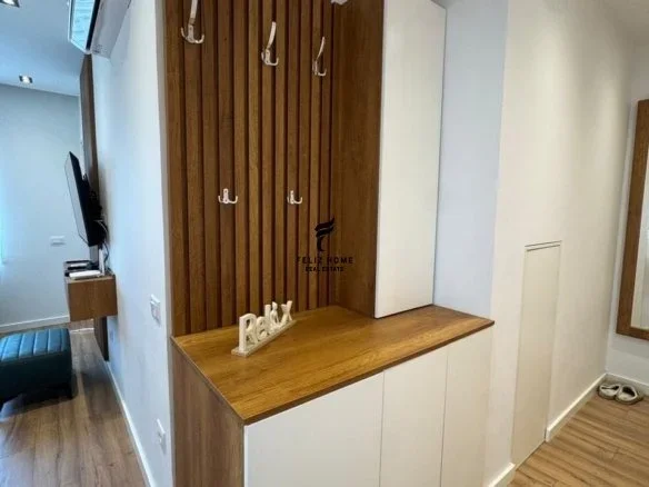 Tirane, jepet me qera apartament 1+1 Kati 9, 50 m² 650 € (RRUGA E KAVAJES)