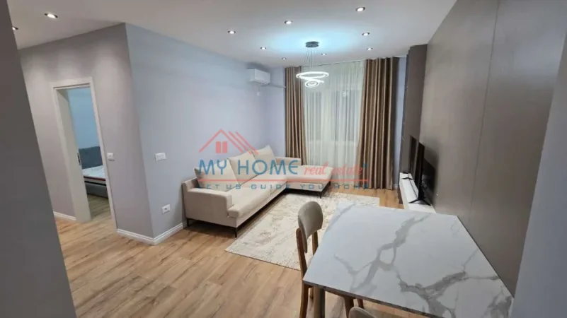 Shqiperi, jepet me qera apartament 1+1+Ballkon Kati 6, 64 m² 550 € (5 Maji)