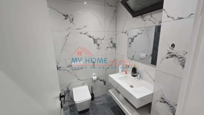 Shqiperi, jepet me qera apartament 1+1+Ballkon Kati 6, 64 m² 550 € (5 Maji)