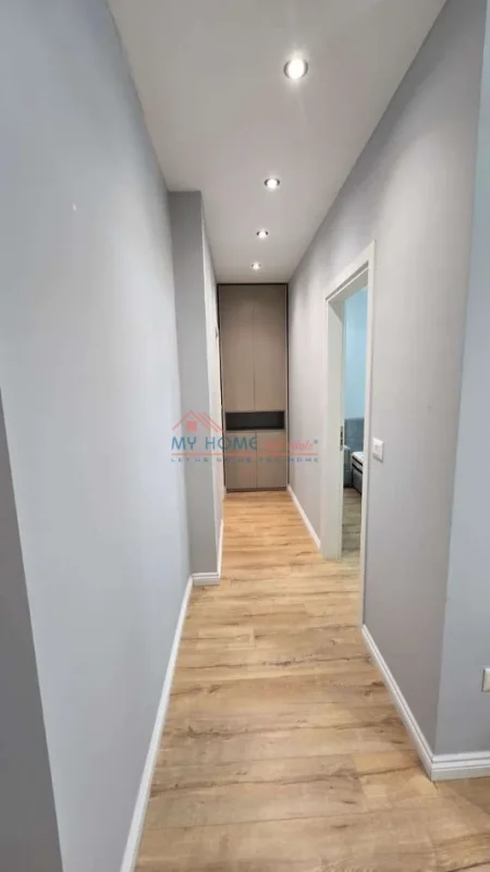 Shqiperi, jepet me qera apartament 1+1+Ballkon Kati 6, 64 m² 550 € (5 Maji)
