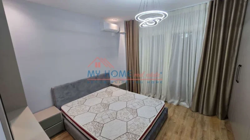 Shqiperi, jepet me qera apartament 1+1+Ballkon Kati 6, 64 m² 550 € (5 Maji)