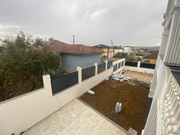 Tirane, shitet Vile 2 Katshe , 500 m² 900.000 € (Instituti Bujqesor)