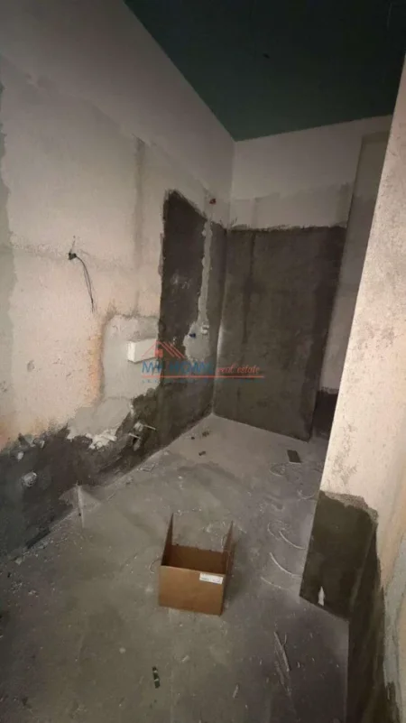 Tirane, shitet apartament 1+1+Ballkon Kati 2, 54 m² 120.000 € (Rruga e Kavajes)