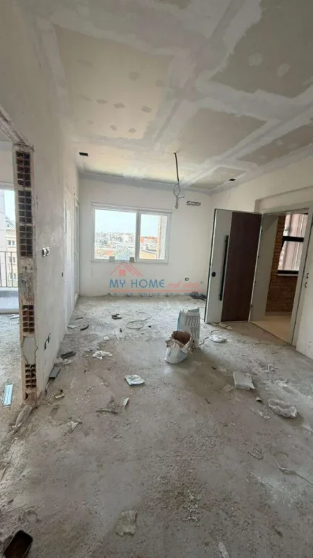 Tirane, shitet apartament 1+1+Ballkon Kati 2, 54 m² 120.000 € (Rruga e Kavajes)