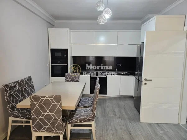 Tirane, jepet me qera apartament 2+1 Kati 8, 105 m² 500 € (Astir)