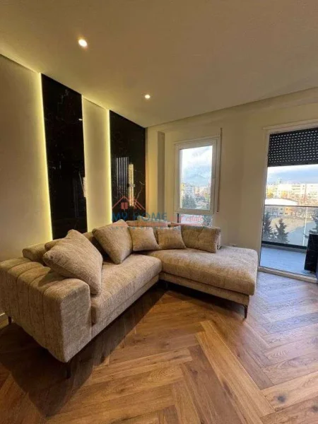Tirane, jepet me qera apartament 2+1+Ballkon Kati 5, 93 m² 1.070 € (Rruga Egnatia)
