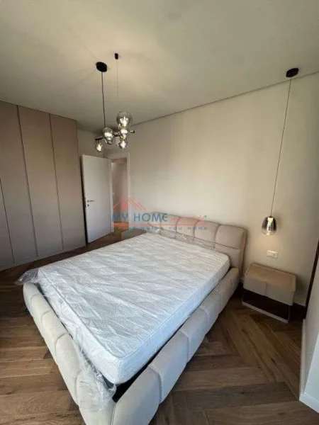 Tirane, jepet me qera apartament 2+1+Ballkon Kati 5, 93 m² 1.070 € (Rruga Egnatia)