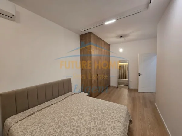 Tirane, jepet me qera apartament 2+1 Kati 3, 82 m² 1.500 € (QENDER)