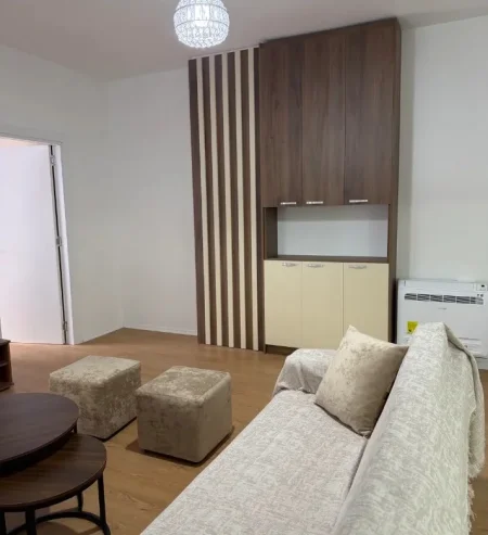Tirane, jepet me qera apartament 1+1 Kati 7, 65 m² 600 € (Don Bosko)
