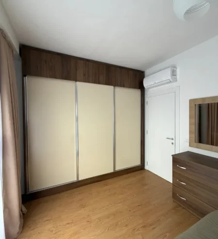 Tirane, jepet me qera apartament 1+1 Kati 7, 65 m² 600 € (Don Bosko)