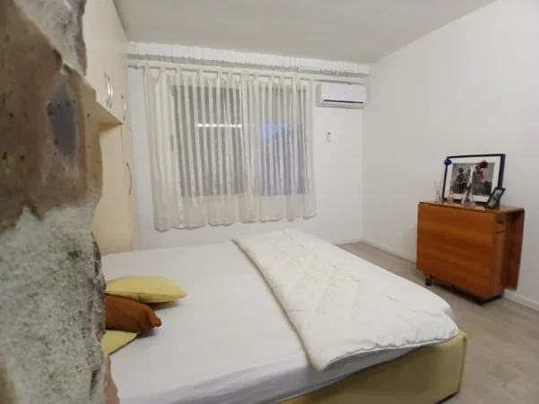 Tirane, jepet me qera apartament 1+1 Kati 2, 45 m² 450 € (RRUGA E DURRESIT)