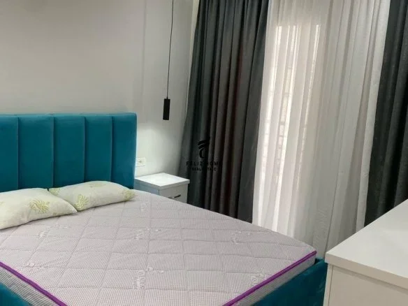 Tirane, jepet me qera apartament 1+1 Kati 6, 70 m² 500 € (KOMUNA E PARISIT)