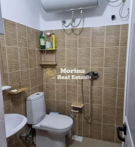 Tirane, jepet me qera shtepi 1+1 Kati 1, 55 m² 380 € (Shkolla e Bashkuar)