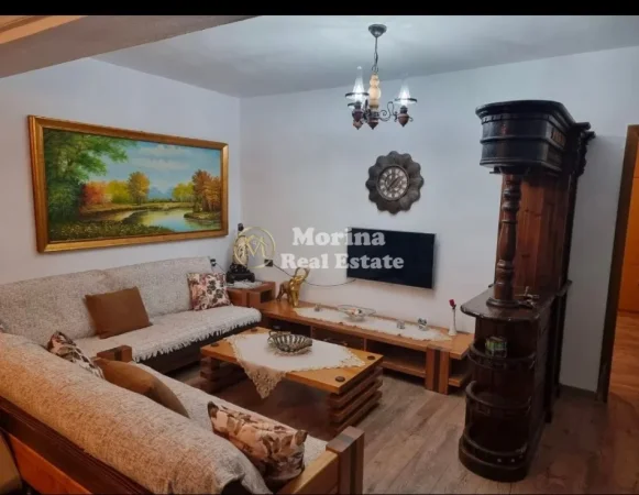 Tirane, jepet me qera shtepi 1+1 Kati 1, 55 m² 380 € (Shkolla e Bashkuar)