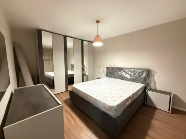 Tirane, jepet me qera apartament 1+1+Ballkon Kati 4, 50 m² 700 € 