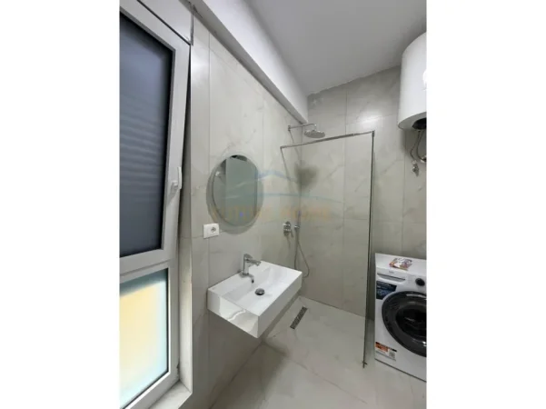 Tirane, jepet me qera apartament 1+1 Kati 2, 60 m² 420 € (OXA)