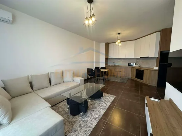 Tirane, jepet me qera apartament 2+1 Kati 8, 82 m² 520 € (KOMPLEKSI ALES)