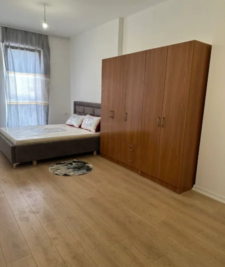 Tirane, jepet me qera apartament 2+1 Kati 2, 105 m² 500 € 